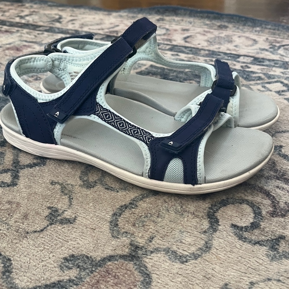 Abeo Paula Sandals Shoes Women’s size 8 water shoes active